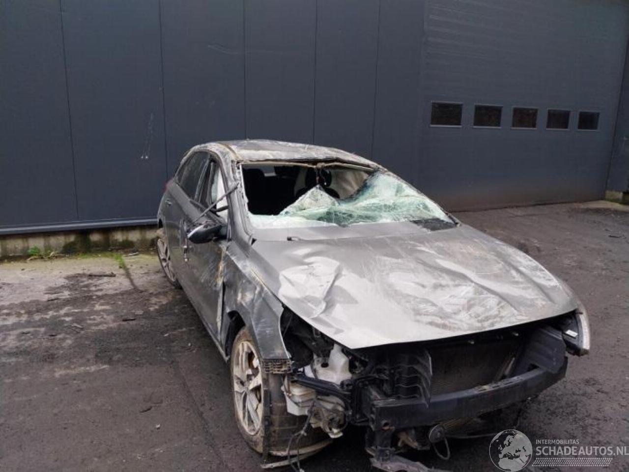 Hyundai I-30 i30 (PDEB5/PDEBB/PDEBD/PDEBE), Hatchback, 2016 1.0 T-GDI 12V