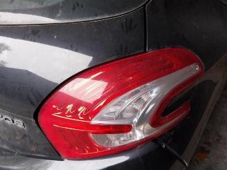 Peugeot 208 208 I (CA/CC/CK/CL), Hatchback, 2012 / 2019 1.4 HDi picture 14