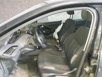 Peugeot 208 208 I (CA/CC/CK/CL), Hatchback, 2012 / 2019 1.4 HDi picture 17