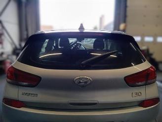 Hyundai I-30 i30 (PDEB5/PDEBB/PDEBD/PDEBE), Hatchback, 2016 1.0 T-GDI 12V picture 4