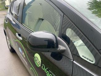 Nissan Leaf Leaf (ZE0), Hatchback, 2010 / 2017 Leaf picture 8