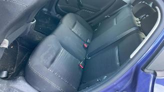 Peugeot 208  picture 17