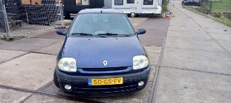 Schadeauto Renault Clio  2001/3