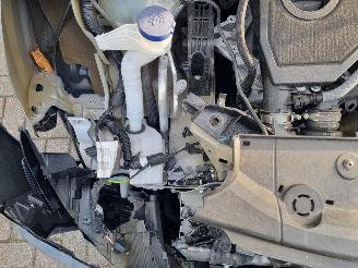 Peugeot 208 1.2 Aut. Navi Stoelverw picture 10