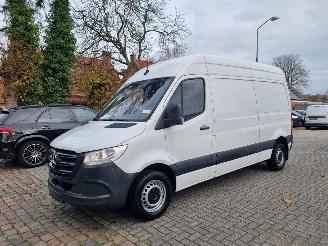 krockskadad bil auto Mercedes Sprinter 311 CDI Airco Mbux Navi Camera 2023/11