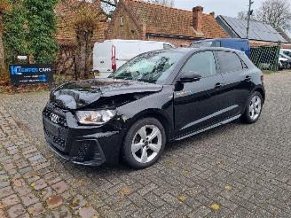 krockskadad bil auto Audi A1 25 TFSI Aut Sline Navi Stoelverw 2023/4