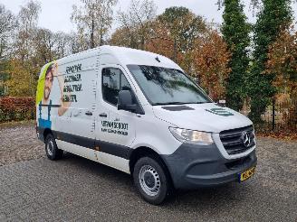 krockskadad bil bedrijf Mercedes Sprinter 311CDI Aut RWD L2 H2 Mbux Airco 2022/5