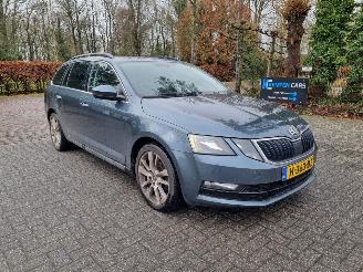 Vaurioauto  passenger cars Skoda Octavia 1.6 TDI Airco Navi Stoelverw 2020/1