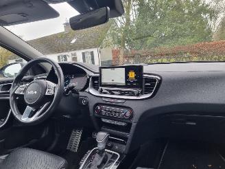 Kia Ceed 1.6 GDI PHEV Pano Navi Stoelverw picture 13