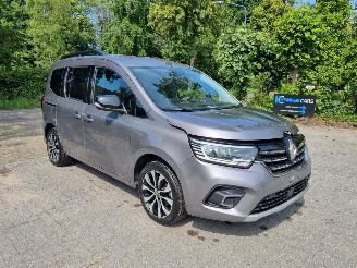 krockskadad bil auto Renault Kangoo BlueDCI 95 5 Stoelen 2023/5