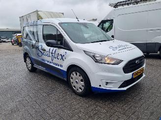 krockskadad bil bedrijf Ford Transit Connect 1.5 EcoBlue Navi Airco Camera 2023/3