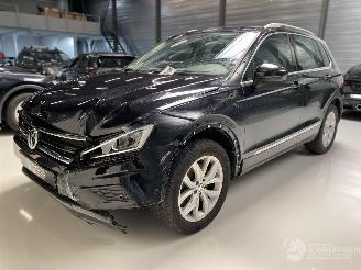 krockskadad bil auto Volkswagen Tiguan 2.0 TSI DSG 4-MOTION/NAVI/LED/CAMERA/PARKASS/ALCANTARA/VOL! 2017/8