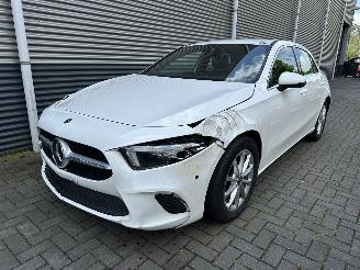 Unfallwagen Mercedes A-klasse A180d GROOT SCHERM/LED/CAMERA 2019/7