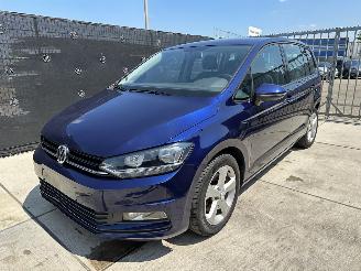 skadebil auto Volkswagen Touran 1.4 TSI MINIMAL DAMAGE | DRIVEABLE DAMAGE 2016/8