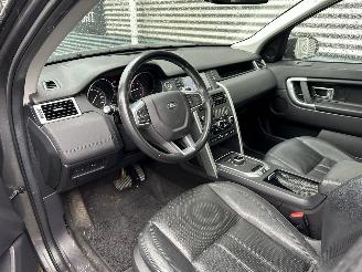 Land Rover Discovery Sport 2.0 TD4 PANO/CAMERA/LEDER/TREKHAAK/MERIDIAN/LED/RIJDBAAR! picture 2