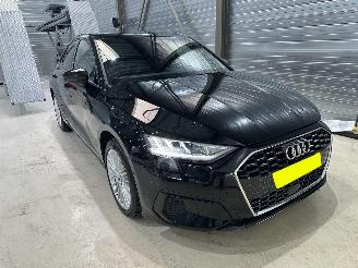 Audi A3 1.5 35 TFSI S-LINE LEDER/NAVI/CAMERA//ASSIST/LED MATRIX/ VOL SCHADEVRIJ picture 3
