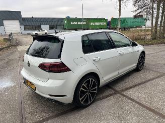 Volkswagen Golf 1.5 TSI DSG R-Line picture 3