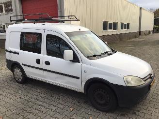 škoda osobní automobily Opel Combo -C-VAN 1.6 benzine / lpg met lichte schade 2006/7