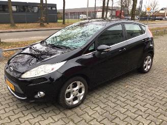 Vaurioauto  passenger cars Ford Fiesta Fiesta 1.2 TITANIUM uitvoering GEEN SCHADE 2010/3
