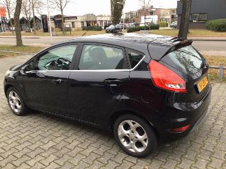 Ford Fiesta Fiesta 1.2 TITANIUM uitvoering GEEN SCHADE picture 4