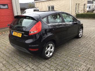 Ford Fiesta Fiesta 1.2 TITANIUM uitvoering GEEN SCHADE picture 3