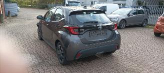 Toyota Yaris 1.5-Hybrid Full-Led Navi Climatecontrol CruiseControl Stoelverwarming Lichtautomaat Achteruitrijcamera Keyless entry armsteun picture 4