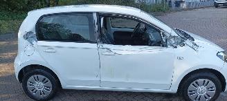 Volkswagen  Bj: 12-2013 1.0-Mpi Move Airconditioning stoelverwarming Elektrische ramen Leder stoelen picture 8