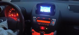 Toyota Aygo 1.0-VVTi Airconditioning Navigatie Led-Dagrijverlichting Elektrische ramen Centrale vergrendeling met afstandsbediening Radio-Cd picture 16