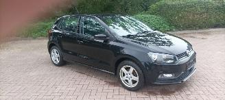 Volkswagen Polo 1.4-TDi Climatecontrol Distance-frontradar Stoelverwarming Leren Stuurwiel Radio met usb Elektrische ramen Elektrische-spiegels met verwarming Centrale vergrendeling met afstandsbediening Start-Stop systeem Euro-6norm picture 2