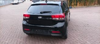 Kia Rio Dream-Team 1.4 Benzine Automaat Navigatie Climatecontrol Stoelverwarming Lichtautomaat Privacyglas Stuurwiel met verwarming Achteruitrijcamera picture 4