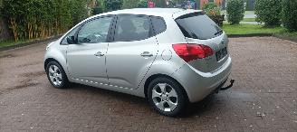 Kia Venga Dream-Team 1.6 Benzine Automaat Keyless entry Climatecontrol Stoelverwarming Lichtautomaat Privacyglas Parkeersensoren achter Trekhaak Mistlampen 16-inch Lichtmetalen velgen picture 6