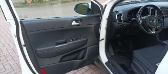 Kia Sportage Bj:9-2017 1.6-benzine 132pk Airconditioning CruiseControl Leren-Stuurwiel armsteun 1-eigenaar! picture 12