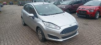 krockskadad bil auto Ford Fiesta 1.5-TDCI Airconditioning stoelverwarming CruiseControl Parkeersensoren 2016/6