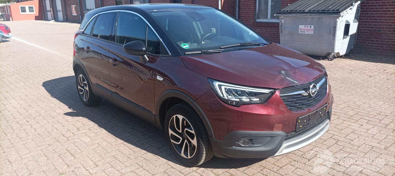 Opel Crossland 1.2-Turbo Automatik Innovation uitvoering Navi Full-Led koplampen Led achterlichten Climatecontrol CruiseControl Leren-Stuurwiel met verwarming Stoelverwarming trekhaak Bi-Color pearl metallic lak