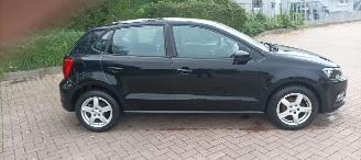 Volkswagen Polo 1.4-TDI Climatecontrol Stoelverwarming leren stuurwiel regensensor Front radar remassist Metallic lak 15 inch velgen picture 3