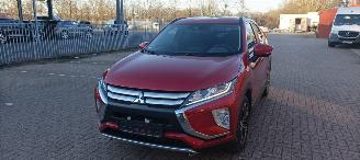 Auto incidentate Mitsubishi Eclipse Cross 1.5-benzine Automaat 162pk Diamant uitvoering Climatecontrol CruiseControl Stoelverwarming Dab audio systeem Lichtautomaat Privacyglas led verlichting afneembare trekhaak 2019/5