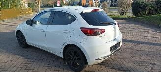 Mazda 2 Bj: 12-2023 1.5 Automatik Climatecontrol CruiseControl Stoelverwarming Lichtautomaat Privacyglas Stuurwiel met verwarming Achteruitrijcamera parkeersensoren Apple CarPlay MirrorLink Led verlichting Dab-audio picture 6