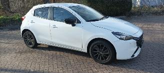 Mazda 2 Bj: 12-2023 1.5 Automatik Climatecontrol CruiseControl Stoelverwarming Lichtautomaat Privacyglas Stuurwiel met verwarming Achteruitrijcamera parkeersensoren Apple CarPlay MirrorLink Led verlichting Dab-audio picture 1