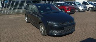 Avarii autoturisme Volkswagen Polo 1.4-TDI 75pk euro-6 Climatecontrol Stoelverwarming Regensensor leren stuurwiel mistlampen Elektrische ramen Elektrische-spiegels met verwarming Centrale vergrendeling met afstandsbediening Start-Stop systeem 15-inch velgen Front radar assistent 2016/2