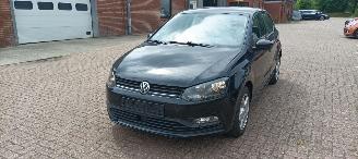 Unfallwagen Volkswagen Polo 1.4 TDI DPF Euro6 Climatecontrol frontradar Regensensor leren stuurwiel mistlampen Elektrische ramen Elektrische-spiegels met verwarming Centrale vergrendeling met afstandsbediening Start-Stop systeem 15-inch velgen 2016/3