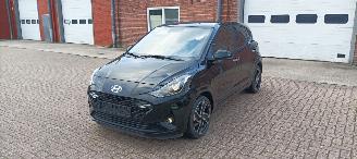 krockskadad bil auto Hyundai I-10 Bj:11-2024 Prime Edition 1.2-mpi Digital Cockpit Navigatie Climatecontrol CruiseControl Stoelverwarming Lichtautomaat Privacyglas keyless Entry Stuurwiel met verwarming Achteruitrijcamera 4xElektrische ramen Elektrische-spiegels Led Dagrijverlichting mist 2024/11