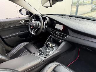 Alfa Romeo Giulia 2.0T Super 200PK - NAVI - KEYLESS - CAMERA - LEDER picture 6