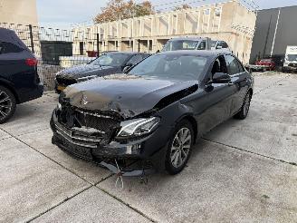 uszkodzony samochody osobowe Mercedes E-klasse E200D 150PK - 122000km - NAVI - CAMERA - HUD 2017/8