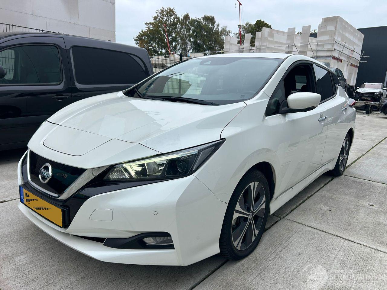 Nissan Leaf N0CONNECTA 40 kWh -CAMERA-NAVI-PDC