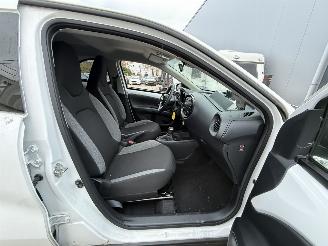 Toyota Aygo X 1.0 VVT-i  First AUTOMAAT -NAVI-CAMERA-LED picture 10