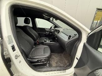 Mercedes B-klasse 200 d AUToMAAT-NAVI-CAMERA-PDC picture 11