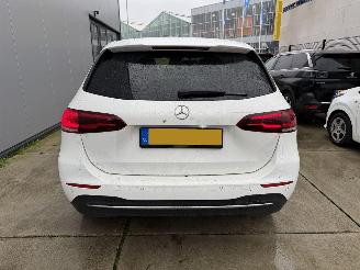Mercedes B-klasse 200 d AUToMAAT-NAVI-CAMERA-PDC picture 7