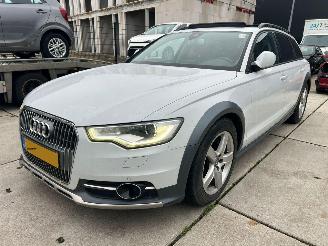 Damaged car Audi A6 allroad 3.0 TDI Premium Edition - PANO-NAVI-PDV-LEDER 2014/7