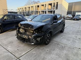 Vaurioauto  passenger cars Peugeot 2008 1.2 PureTech 130 Allure -AUTOMAAT-NAVI-PDC-CAMERA 2024/2