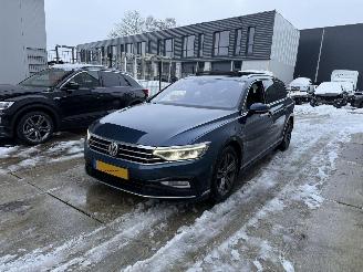 Unfallwagen Volkswagen Passat 2.0 TDI R-Line Business+ AUTOMAAT-PANO-CAMERA 2022/1